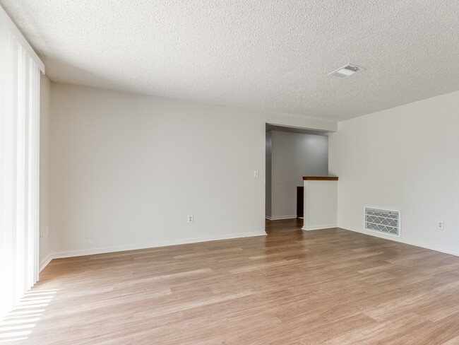 Foto del edificio - 929 Branchwood Dr