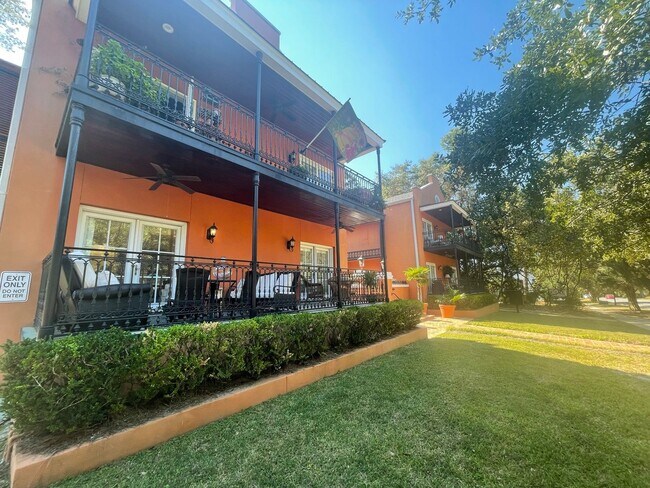 Building Photo - FURNISHED UNIT IN DOWNTOWN FAIRHOPE!