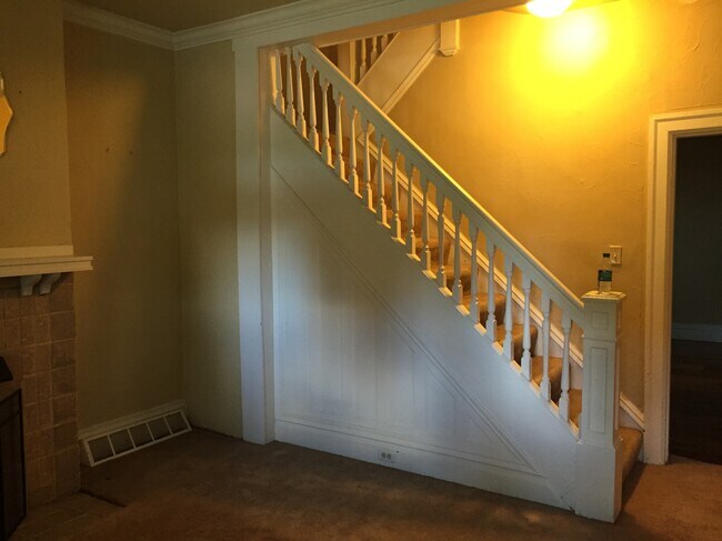 Livingroom - 120 S Braddock Ave