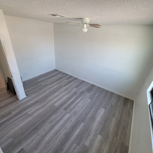 Foto del edificio - 4718 E Alta Vista Rd