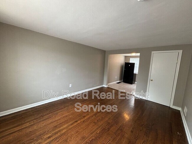Foto del edificio - 237A Ryburn Avenue - Ryburn 237A