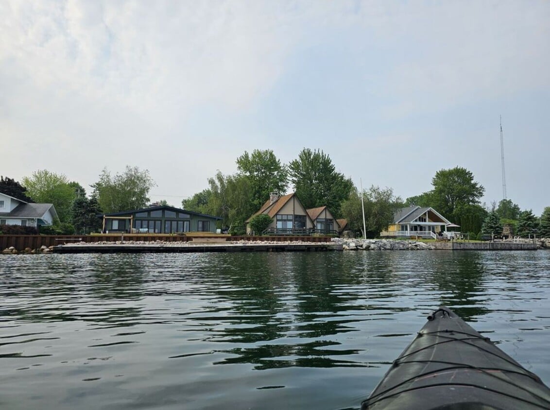 Foto principal - Offered for Rent – Available April 1, 2026 St. Lawrence Seaway Luxury Waterfront Home – Cape Vinc...