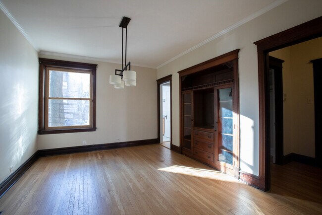 Dining Room - 1407 W Belle Plaine Ave