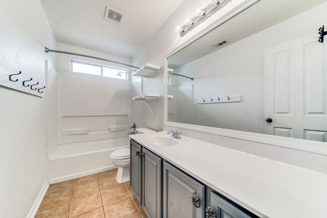 Foto del edificio - 10811 Marot Field