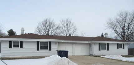 Building Photo - 905-907 Black Bridge Rd