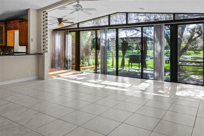 Foto del edificio - 22303 Misty Woods Way