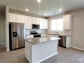 Building Photo - 932 Ravenwood Ln