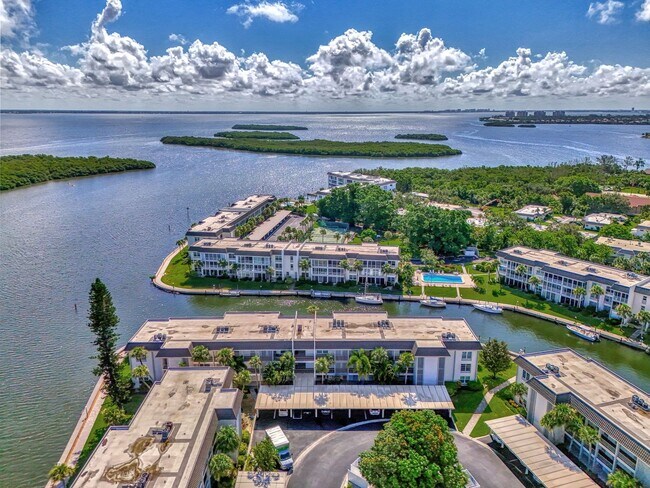 Foto del edificio - LUXURY LONGBOAT LIVING AT IT’S FINEST! AVA...