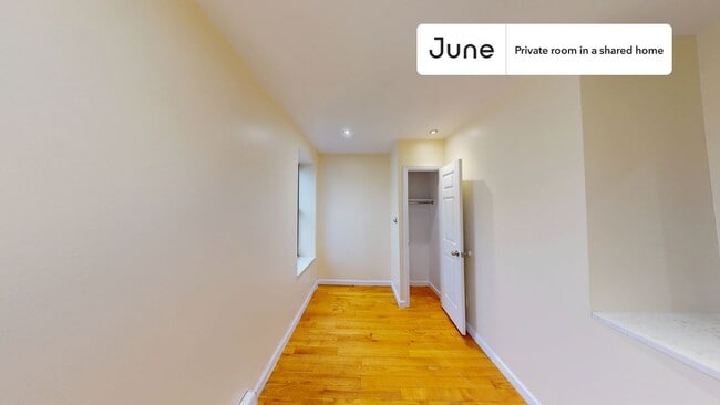 Building Photo - Private bedroom in 4 bed/1 bath Home