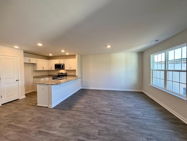 Building Photo - 149 Tributary Wy