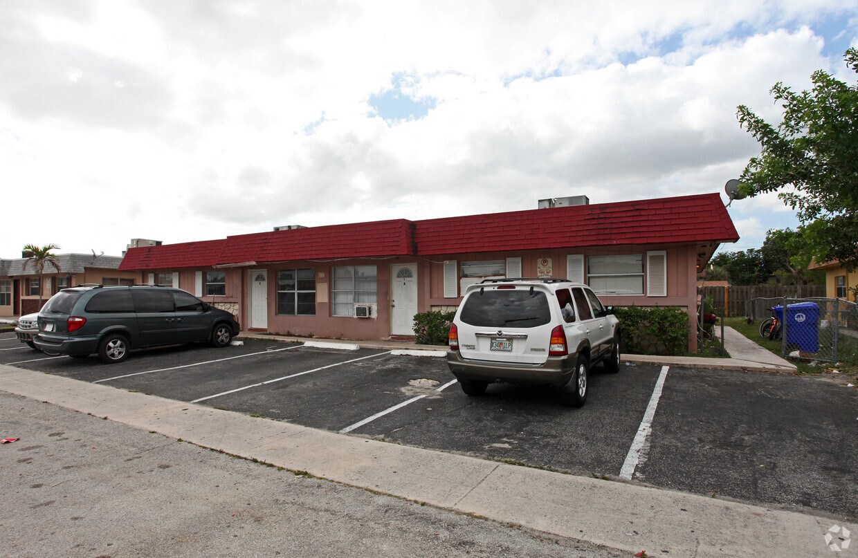 Foto del edificio - 7650 SW 10th Ct
