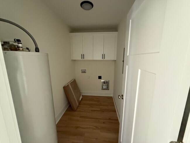 Foto del edificio - 1359 Benson Hardee Rd