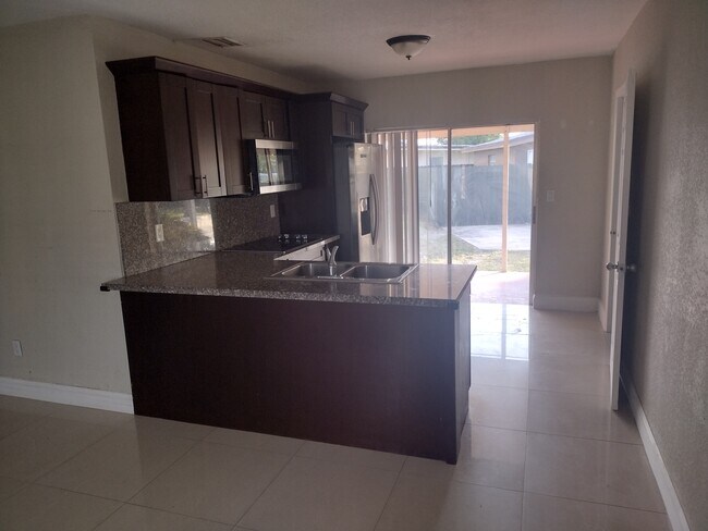 Building Photo - 5020 NW 170th St