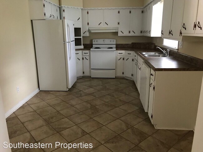 Building Photo - 3 br, 2 bath House - 2316 Bower Dr.