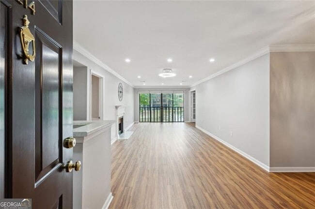 Building Photo - 23214 Plantation Dr NE