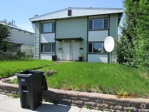 Building Photo - 1436 1438
