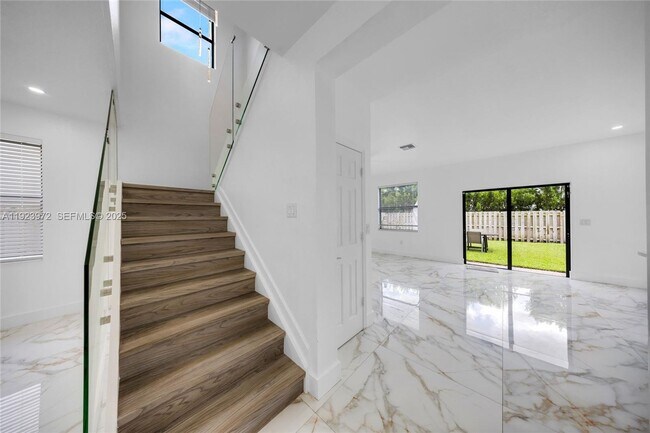 Foto del edificio - 268 NE 210th Way