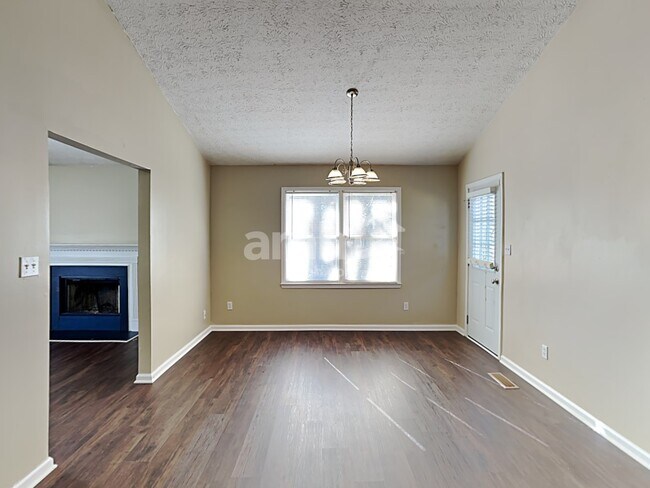 Building Photo - 142 Silverthorne Trail