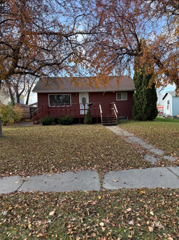 Foto principal - 715 Dewey Ave N