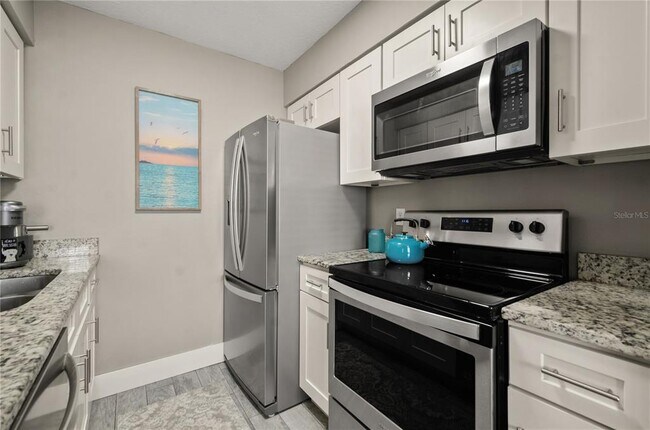 Foto del edificio - 6043 Windhover Dr