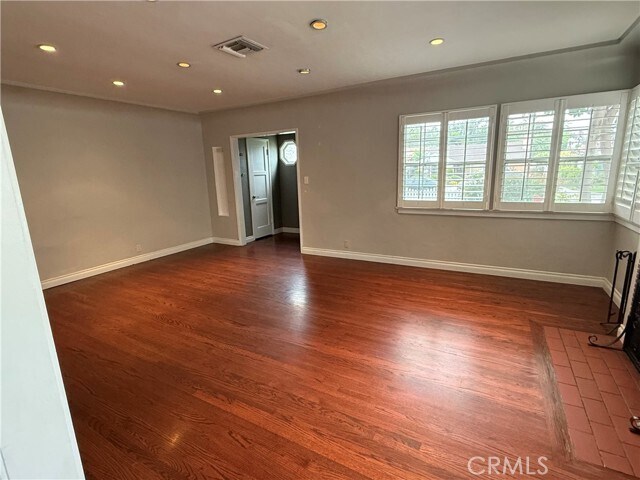 Building Photo - 527 S Orchard Dr