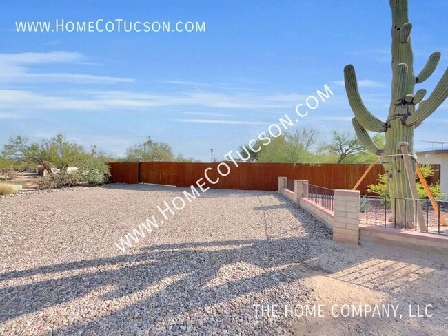 Building Photo - 8628 N Placita Del Cardo