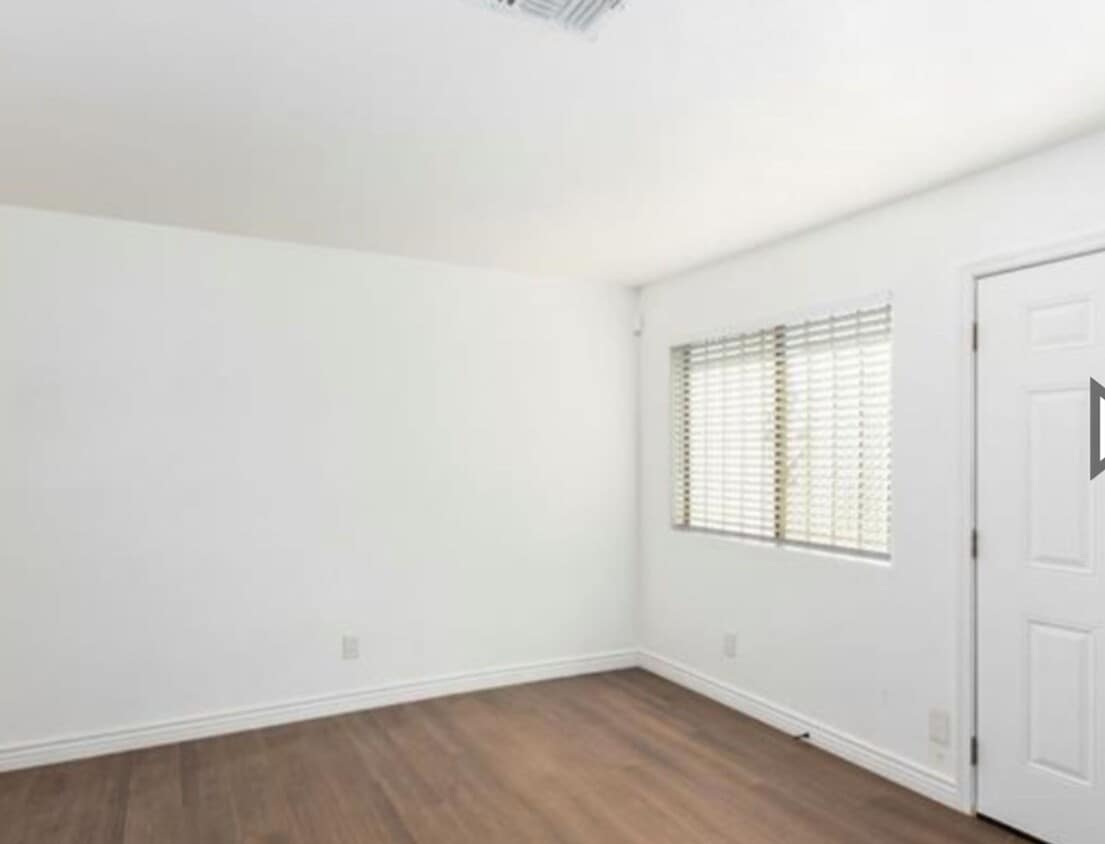 Building Photo - 1 BEDROOM UNIT IN PRIME PHOENIX LOCATION / MOVE IN SPECIAL - Two Weeks Free Rent