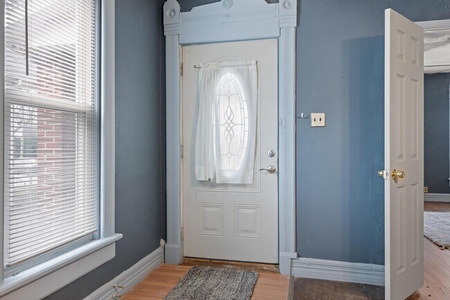 Foto del edificio - 544 Troy St