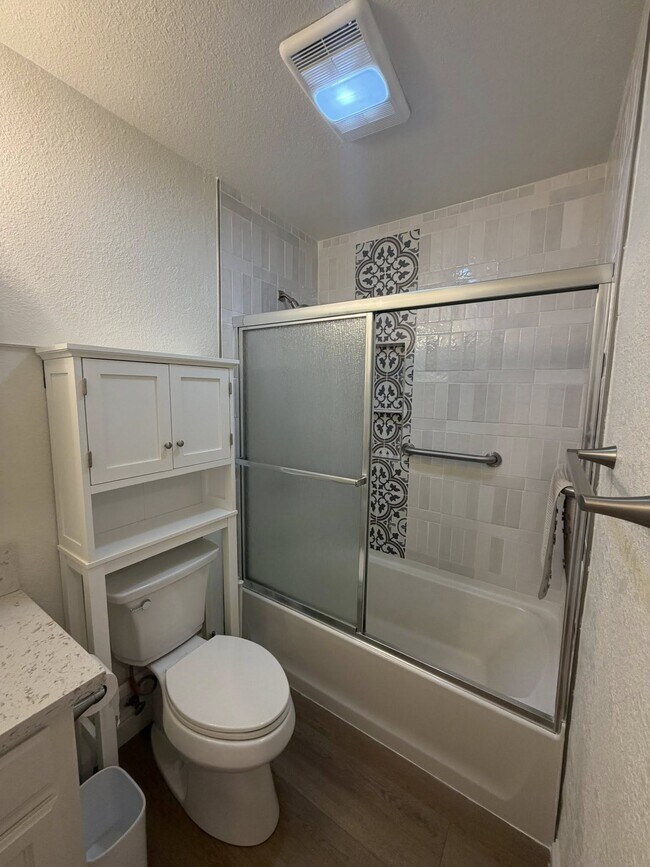 Foto del edificio - 1444 E Canal Dr