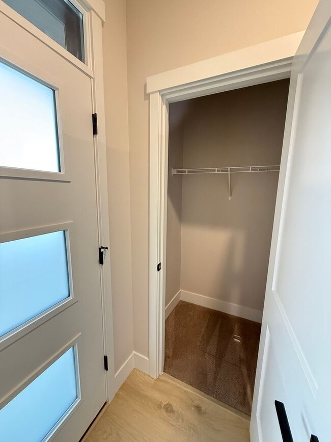 Building Photo - Brand New Stunning 5 Bed/3 Bath Home - Steven's Ranch