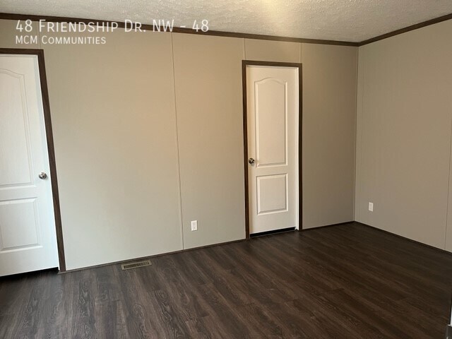 Foto del edificio - AVAILABLE NOW! 3bed/2bath - Will Sell Fast!