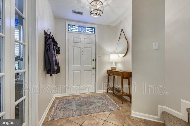 Photo - 11 W Churchill St Townhome