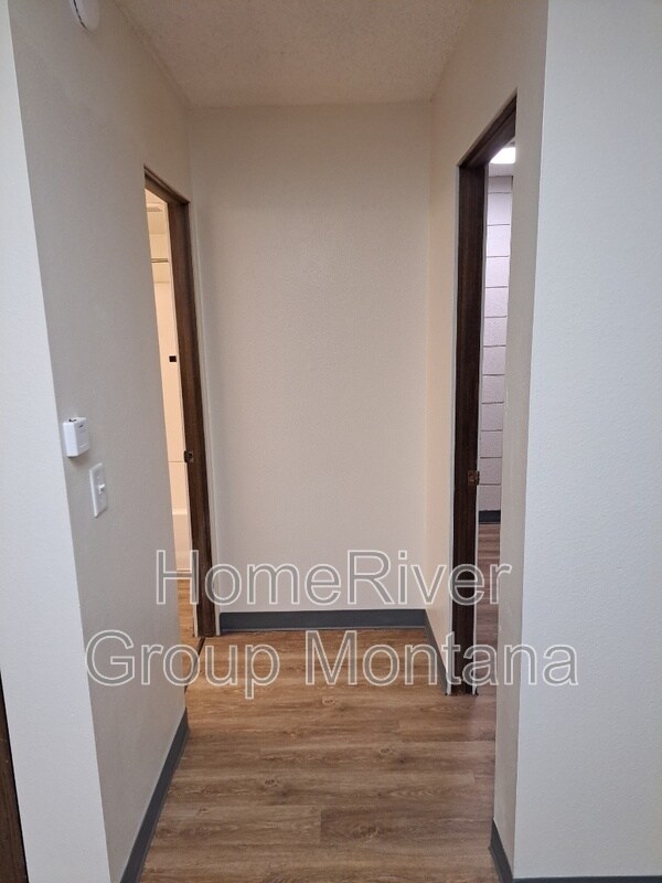 Foto del edificio - 707 SW Higgins Ave