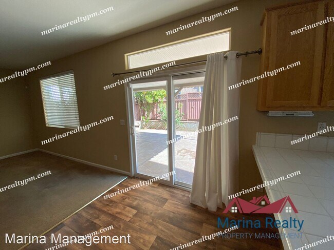 Building Photo - 4 br, 2.5 bath House - 1212 Halsey St