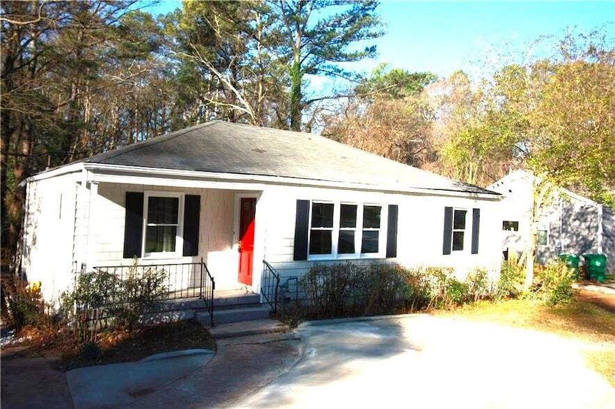 Primary Photo - 1040 Shepherds Ln NE
