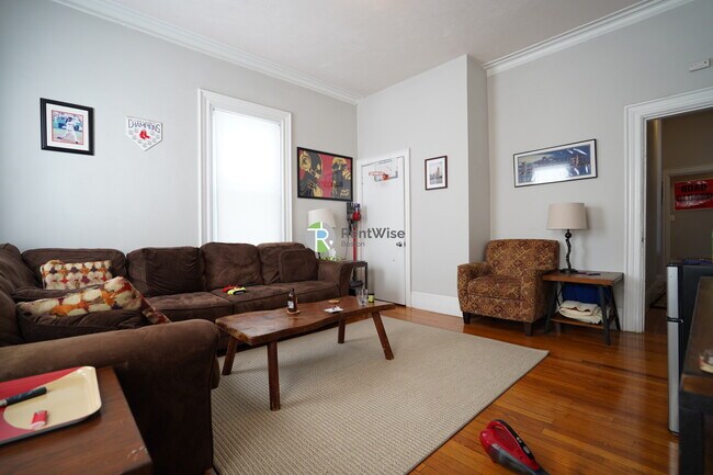 Photo - 172 Bigelow St Apartment