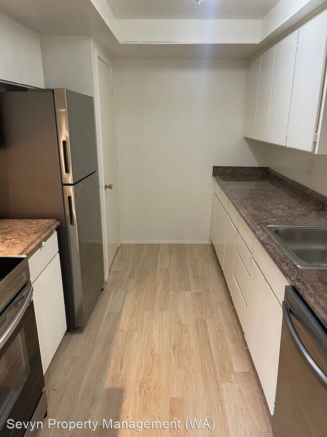 Foto del edificio - 2 br, 10 bath House - 8617 8th Ave W.