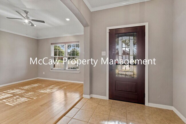 Foto del edificio - 604 Creekside Dr