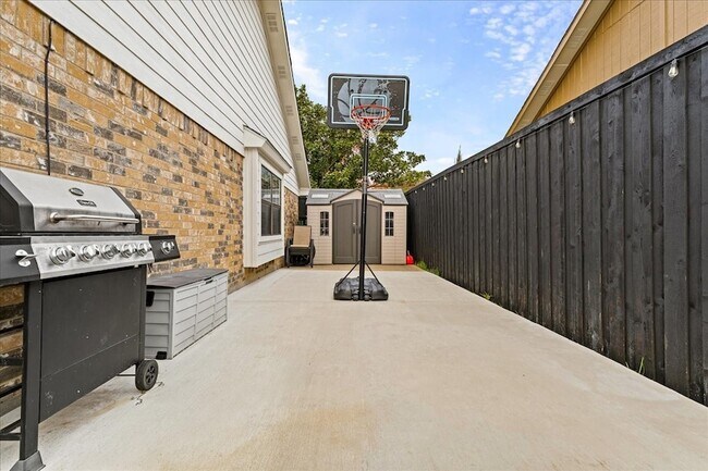 Foto del edificio - 1208 Kesser Dr