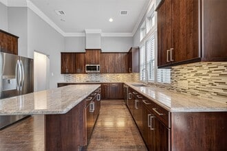 Building Photo - 10917 Upland Park