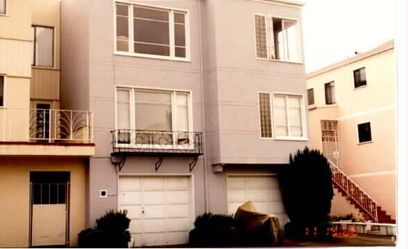 Building Photo - 217-219 Anzavista Ave