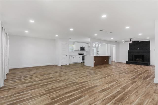 Foto del edificio - 219 Lakeview Dr