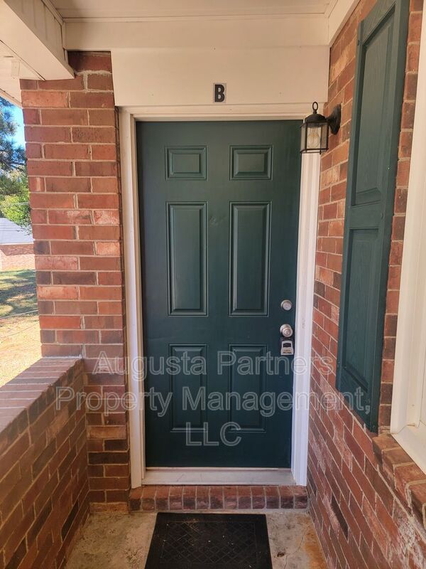 137 Stoneybrooks Pl Unit B, Martinez, GA 30907 Condo for Rent in