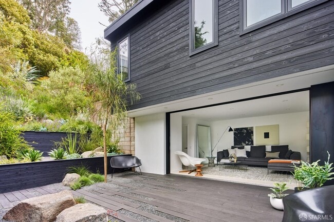 Building Photo - 169 Amber Dr