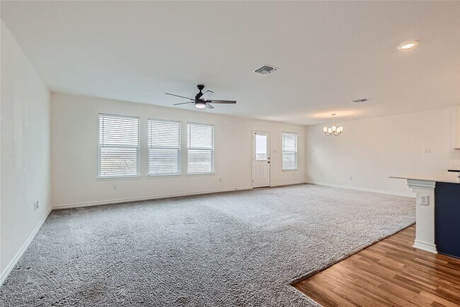 Photo - 4 Bedroom 2.5 Bathrooms! Loft and Office! ...
