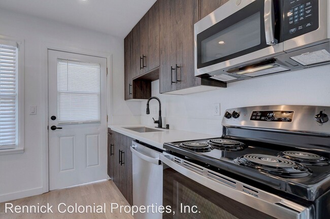 Building Photo - 619 Avenue A