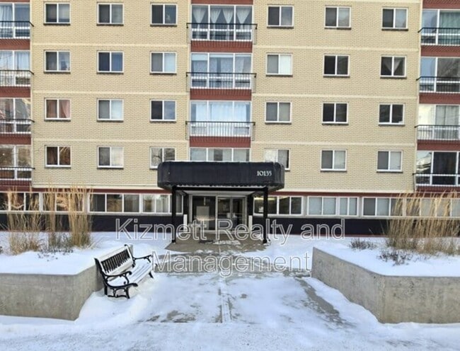 Building Photo - 10135-10120 120 St NW