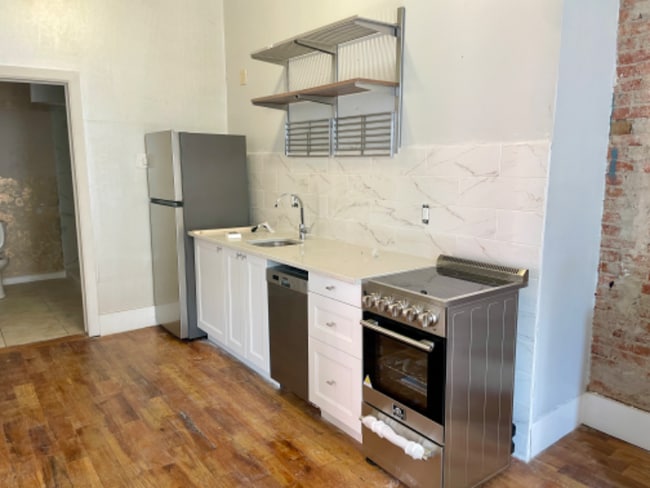 Photo - 1517 W Girard Ave Apartment