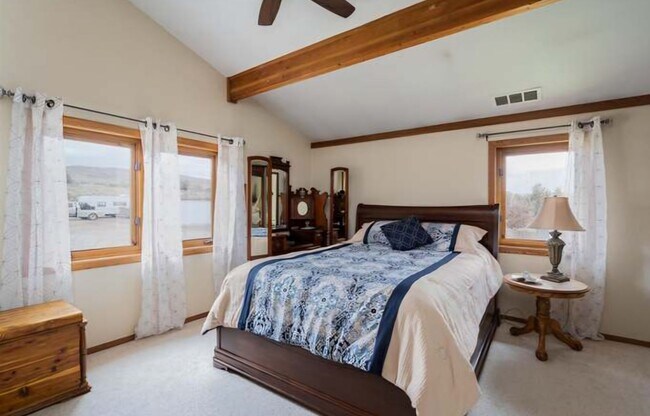 Building Photo - Perfect Tranquility on over 2 acres
