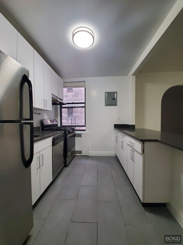Primary Photo - 150 Remsen St